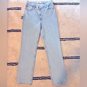 Abercrombie & Fitch Ultra High Rise Straight Jean